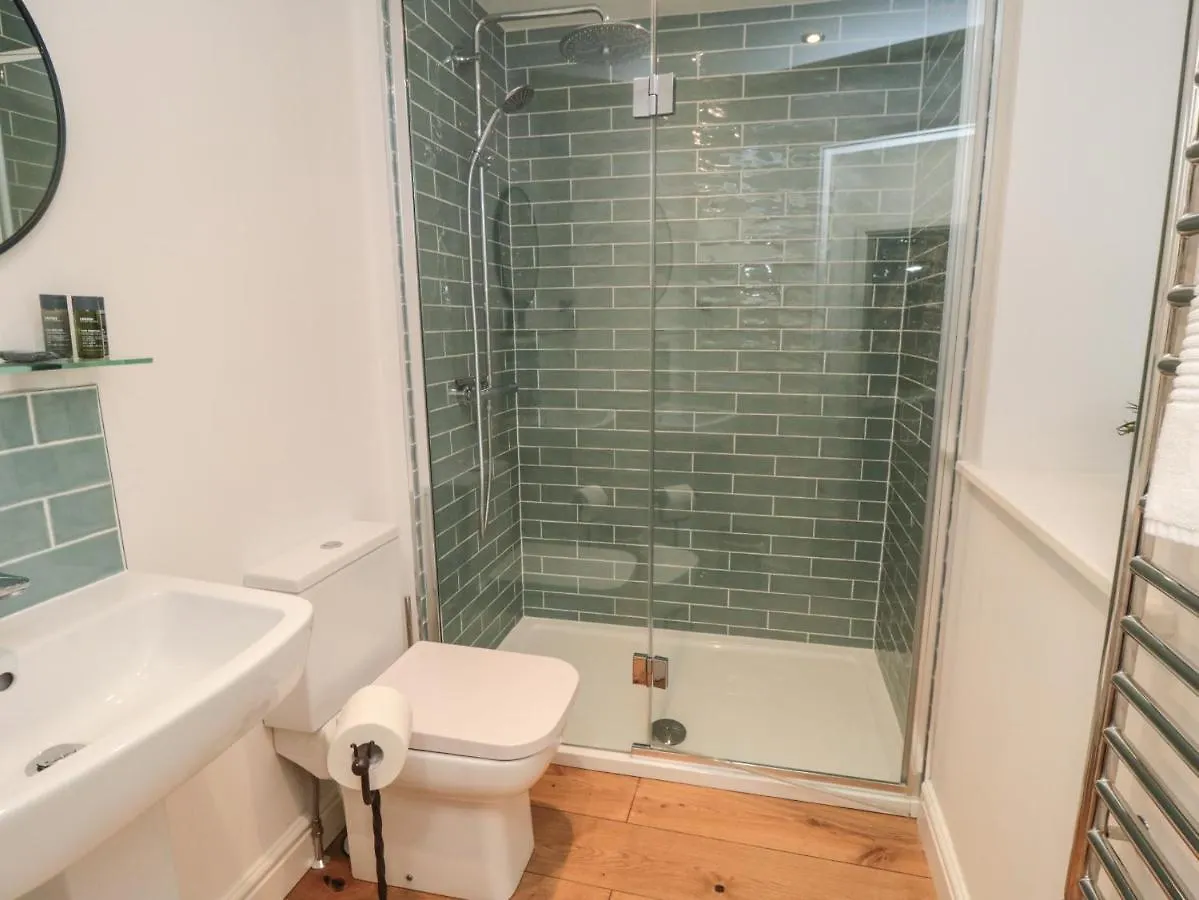 The Nook Villa Whitby 0*,